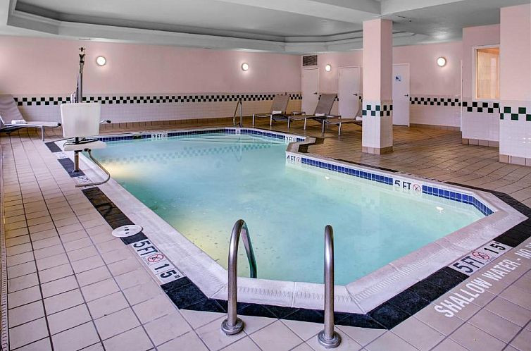 Holiday Inn Express Hotel & Suites Pittsburgh-South Side, an