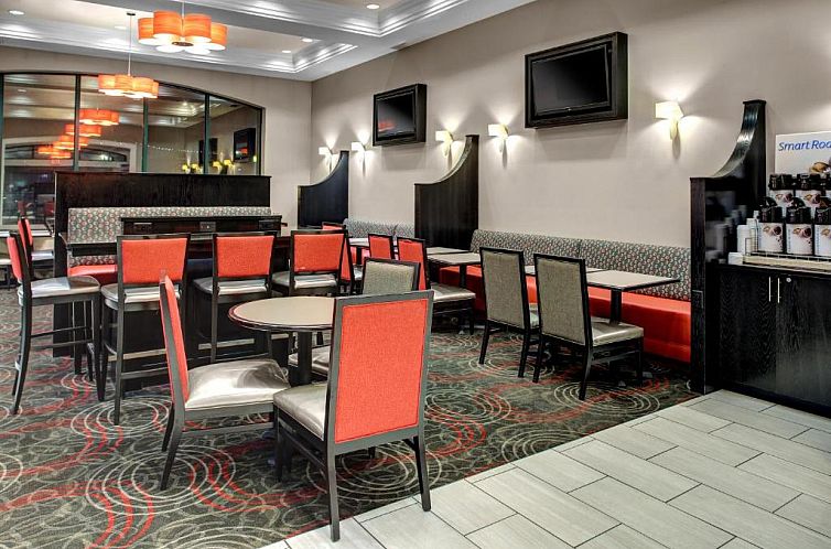 Holiday Inn Express Hotel & Suites Pittsburgh-South Side, an