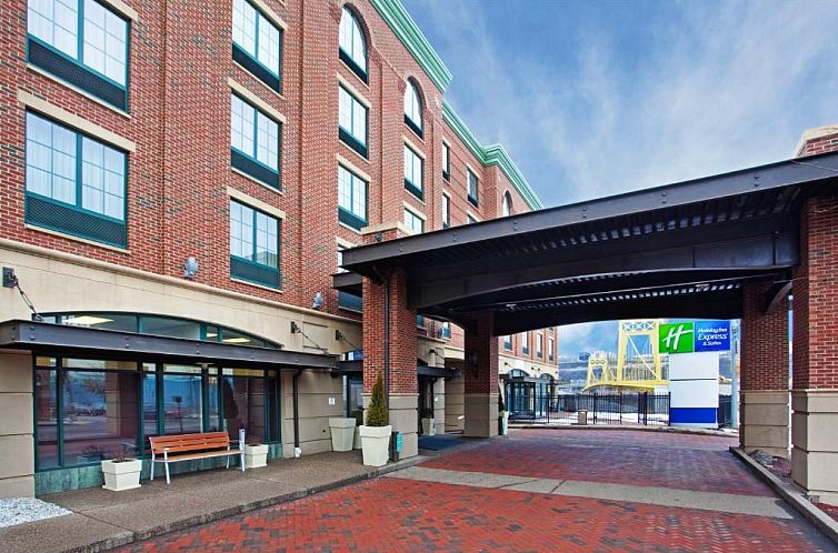 Holiday Inn Express Hotel & Suites Pittsburgh-South Side, an