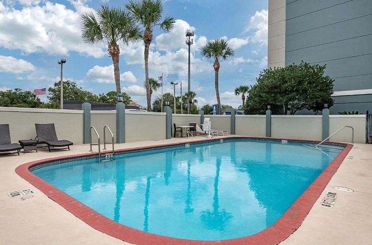 Comfort Suites Baymeadows Near Butler Blvd