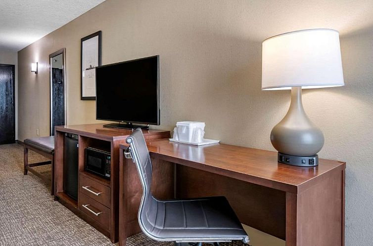 Comfort Suites Baymeadows Near Butler Blvd