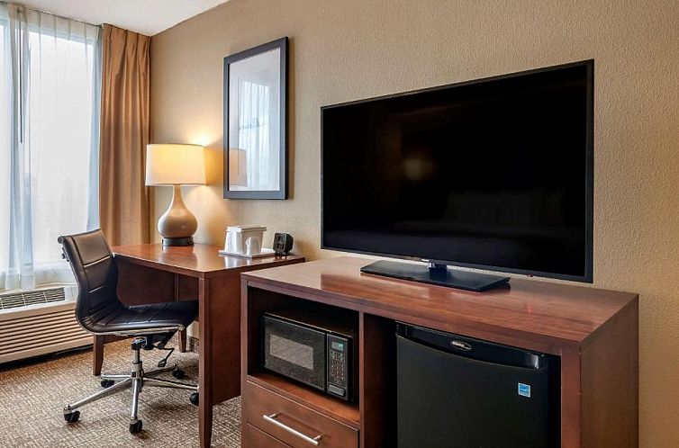 Comfort Suites Baymeadows Near Butler Blvd