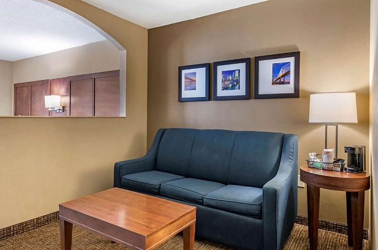 Comfort Suites Baymeadows Near Butler Blvd