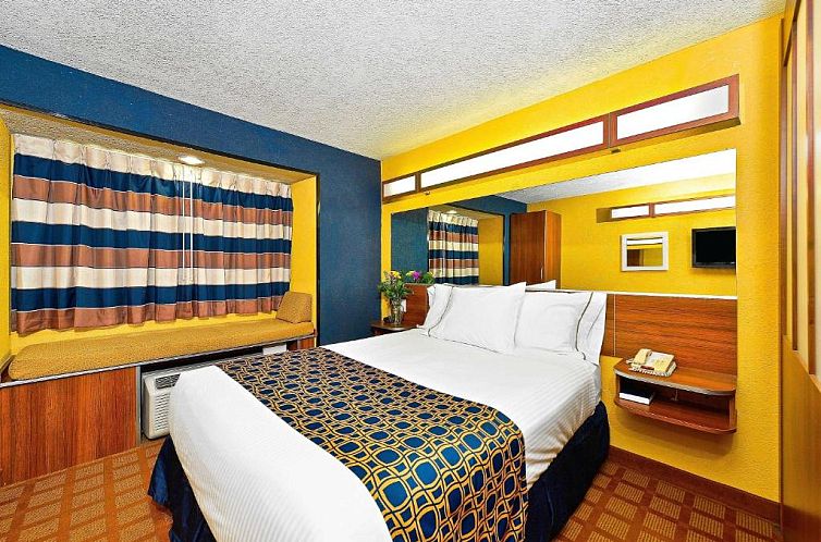 Microtel Inn & Suites by Wyndham New Braunfels I-35