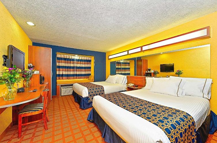 Microtel Inn & Suites by Wyndham New Braunfels I-35