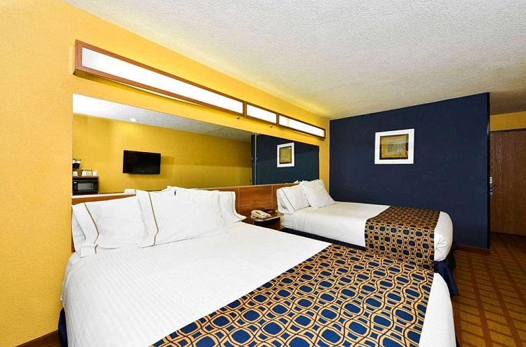 Microtel Inn & Suites by Wyndham New Braunfels I-35