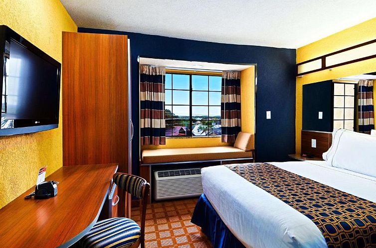 Microtel Inn & Suites by Wyndham New Braunfels I-35