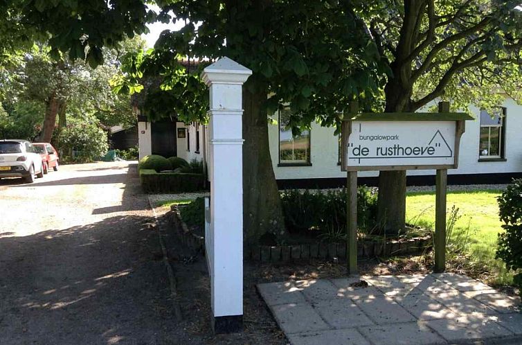 Sfeervol vakantiehuis voor 4 personen op een rustig park op