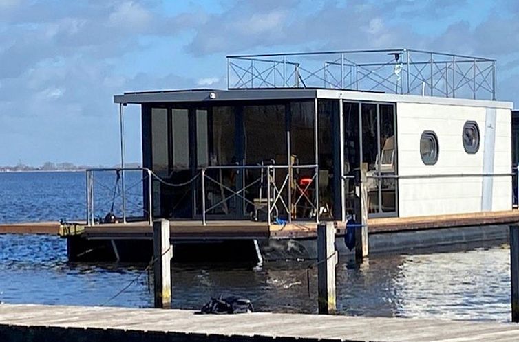 Tiny Houseboat De Woudaap - I