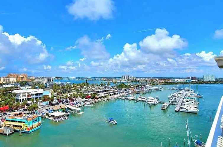 Pier House 60 Clearwater Beach Marina Hotel