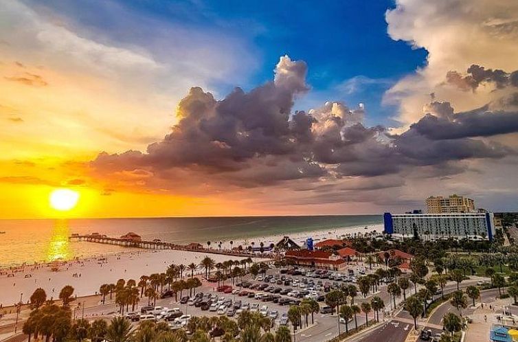 Pier House 60 Clearwater Beach Marina Hotel