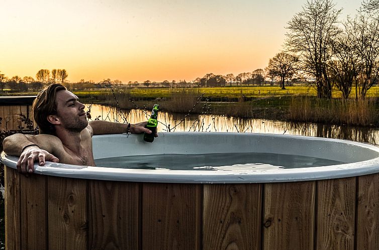 River lodge met hottub | 4 personen