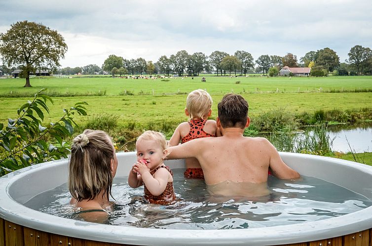 River lodge met hottub | 4 personen