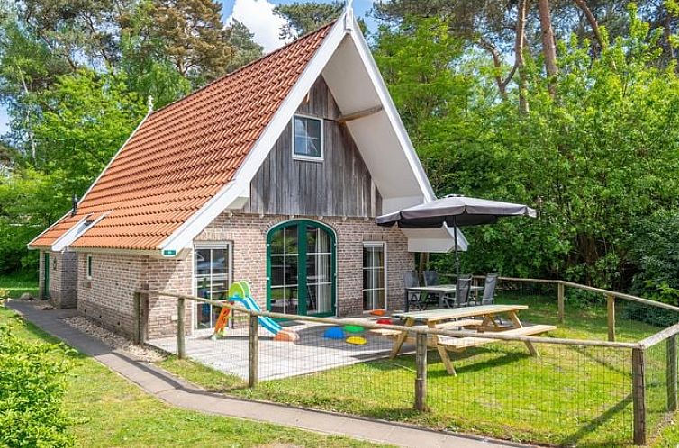 Landgoed De Hellendoornse Berg | 4-persoons kinderbungalow |