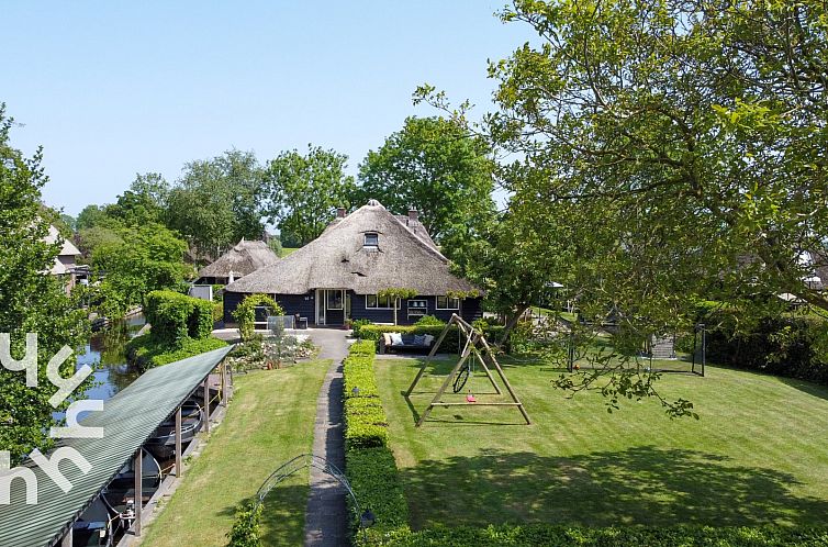 8 tot 10 persoons woonboerderij in hartje Giethoorn met