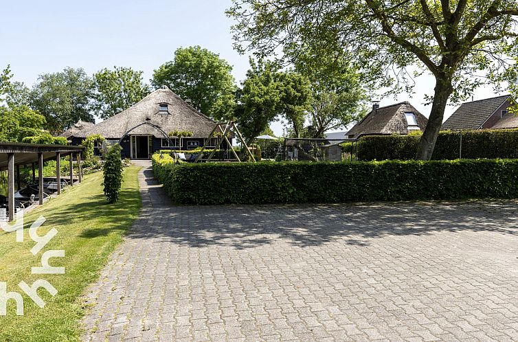 8 tot 10 persoons woonboerderij in hartje Giethoorn met