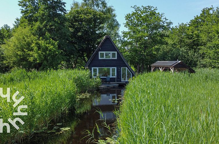 Prachtig Rietsnijdershuisje met trampoline en terras aan de