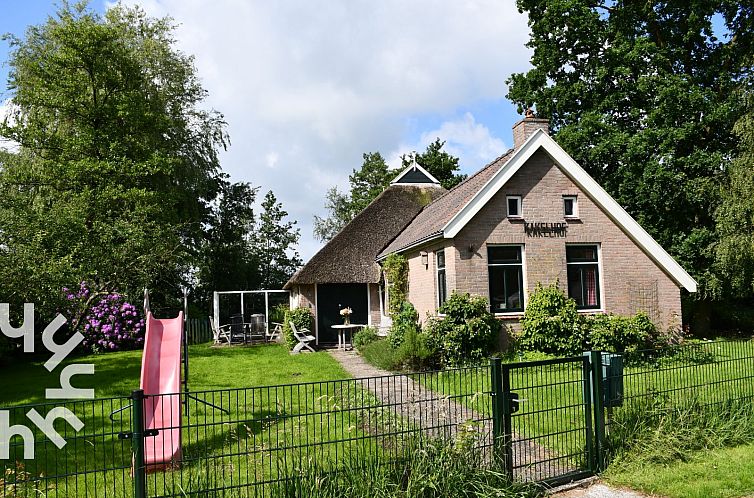 6 persoons vakantiehuis met omheinde tuin aan het water in