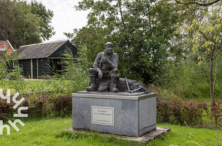 6 persoons vakantiehuis met omheinde tuin aan het water in