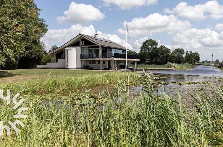 Heerlijke vakantievilla aan het water, vlakbij Giethoorn