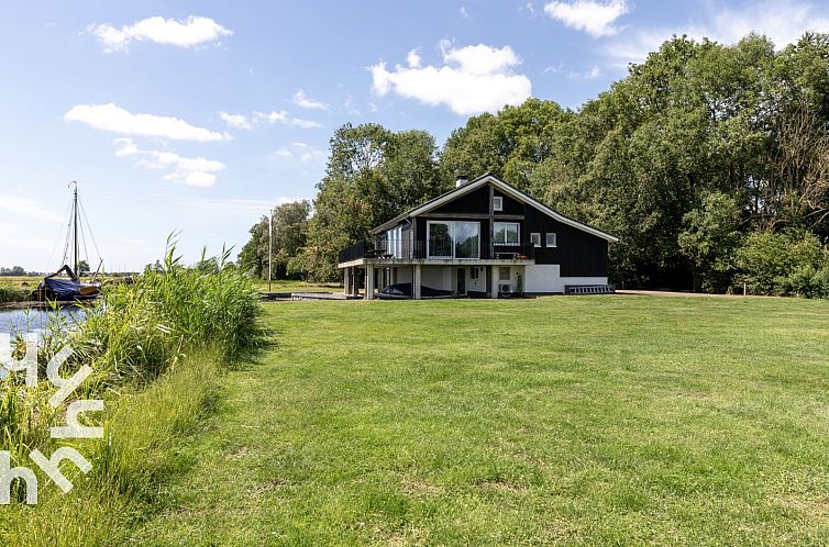 Heerlijke vakantievilla aan het water, vlakbij Giethoorn