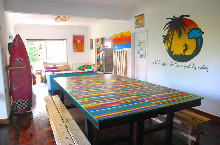 Carcavelos Surf Hostel & Surf Camp