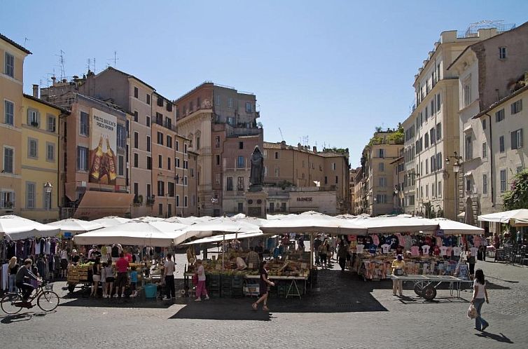 Bye Bye Roma Pantheon Suite