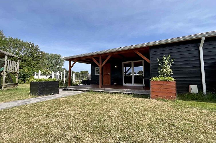 Vrijstaande 4-persoons bungalow dichtbij het Noordzeestrand