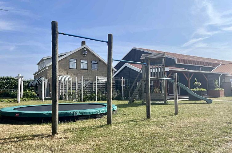 Vrijstaande 4-persoons bungalow dichtbij het Noordzeestrand