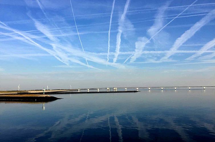 Gezellige 6-persoonswoning met ruimte tuin vlakbij het