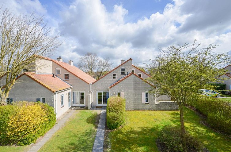 Geschakelde woning in Zeeland, Nederland