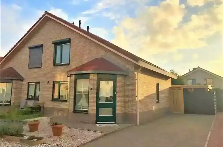 Luxe 6 persoons vakantiehuis in Stavenisse op 100 meter van