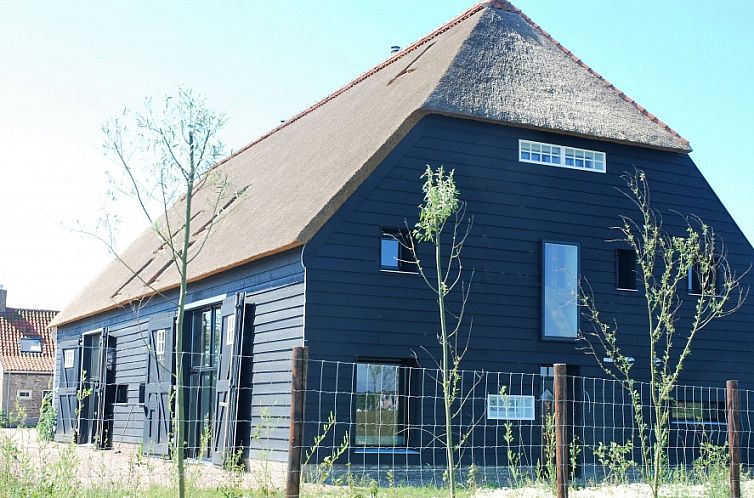 Hoeve Plantlust : Barn left