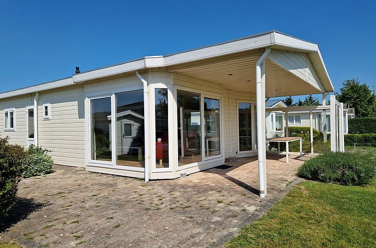 Vrijstaande woning in Zeeland, Nederland