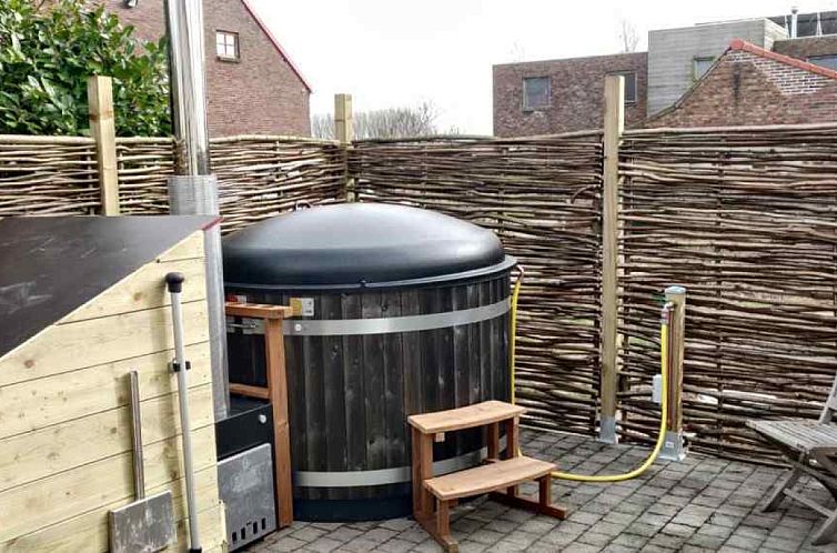 Comfortabel 2-persoons vakantiehuis met hottub in Eede