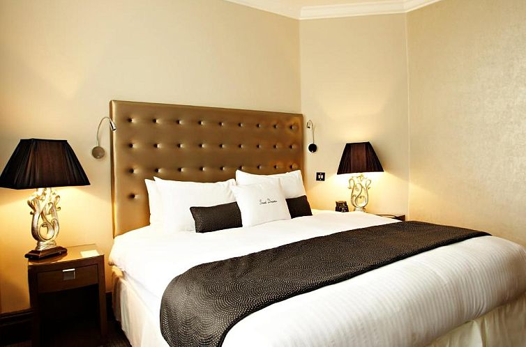 Courthouse Hotel London