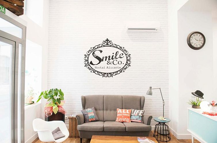 Hotel Smile & Co Hostal Boutique