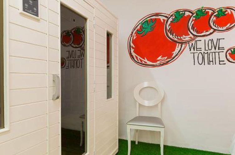 Tomate Rooms