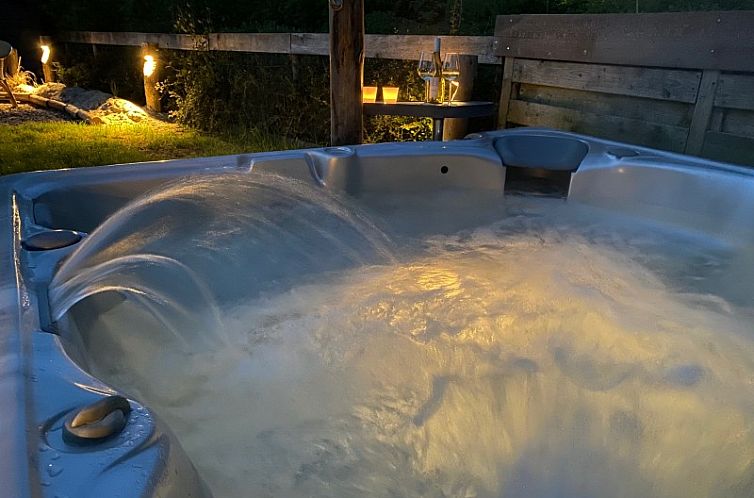 ZeeLandZon met jacuzzi en sauna