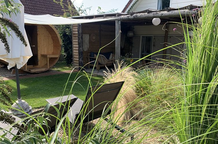 ZeeLandZon met jacuzzi en sauna