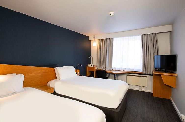 Holiday Inn Express Swansea East, an IHG Hotel