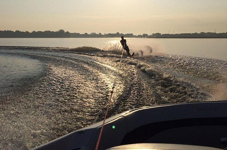 De Kaag Watersport Groepsaccommodatie - 80 pers