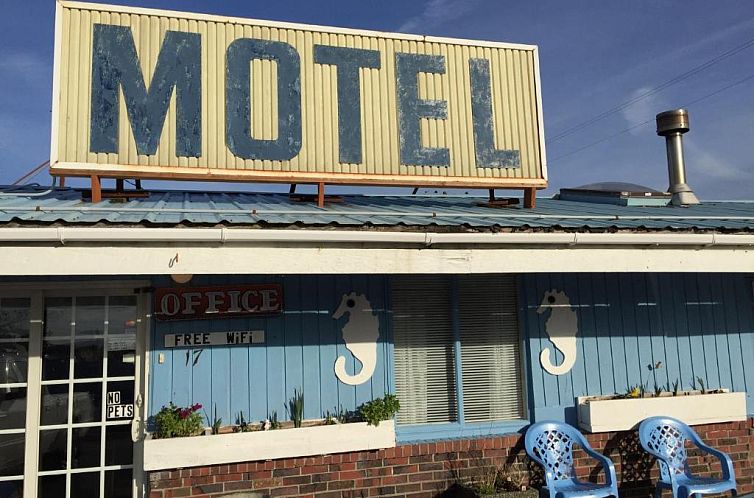 Chris by the Sea Motel