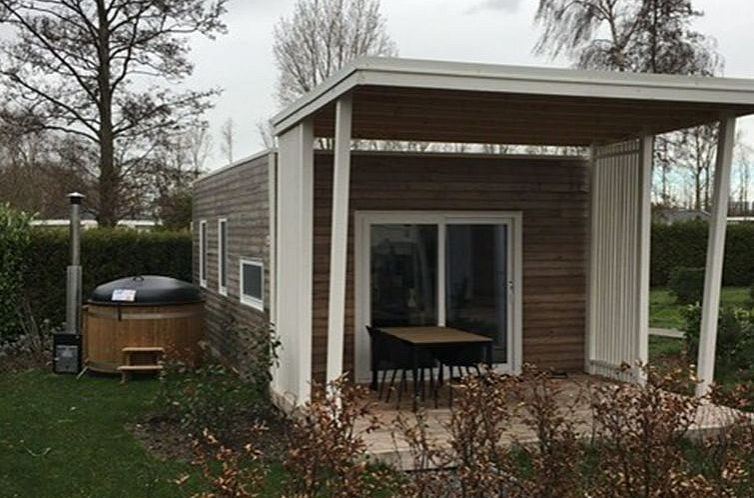 Vakantiehuis Tiny Cottage Hottub 2+2