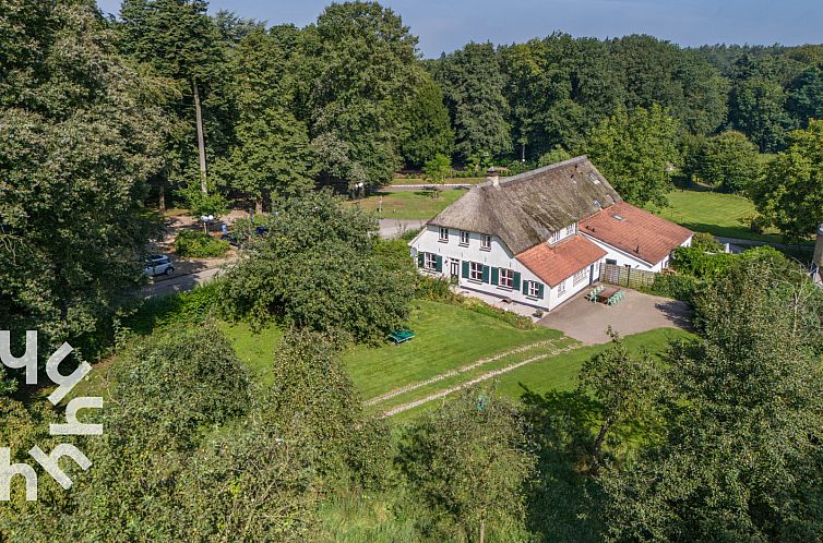 Prachtig gelegen 10 persoons vakantieboerderij in Berg en