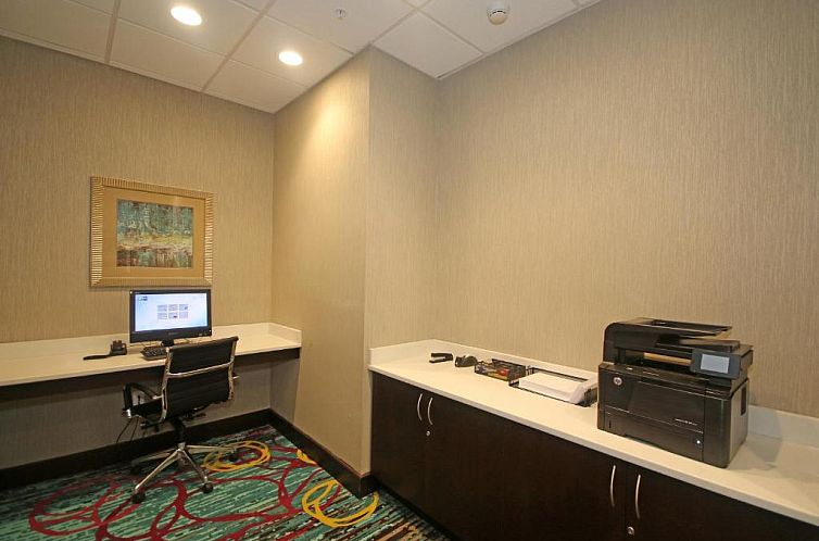 Holiday Inn Express & Suites Charlotte North, an IHG Hotel