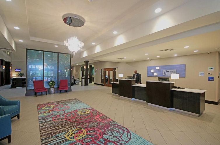 Holiday Inn Express & Suites Charlotte North, an IHG Hotel