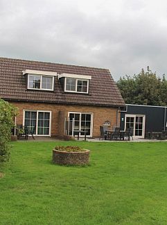 Holiday property Rovershut - Familiehuis 1, Dennenbos, Texel, 