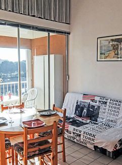 Apartment Appartement Les Reflets, Saint-Cyprien, Languedoc / Roussillon, France