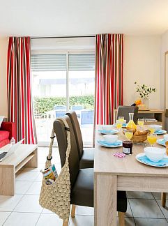 Apartment Appartement Les Hauts de Salavas, Vallon-Pont-d'Arc, Rhone-Alphes, France